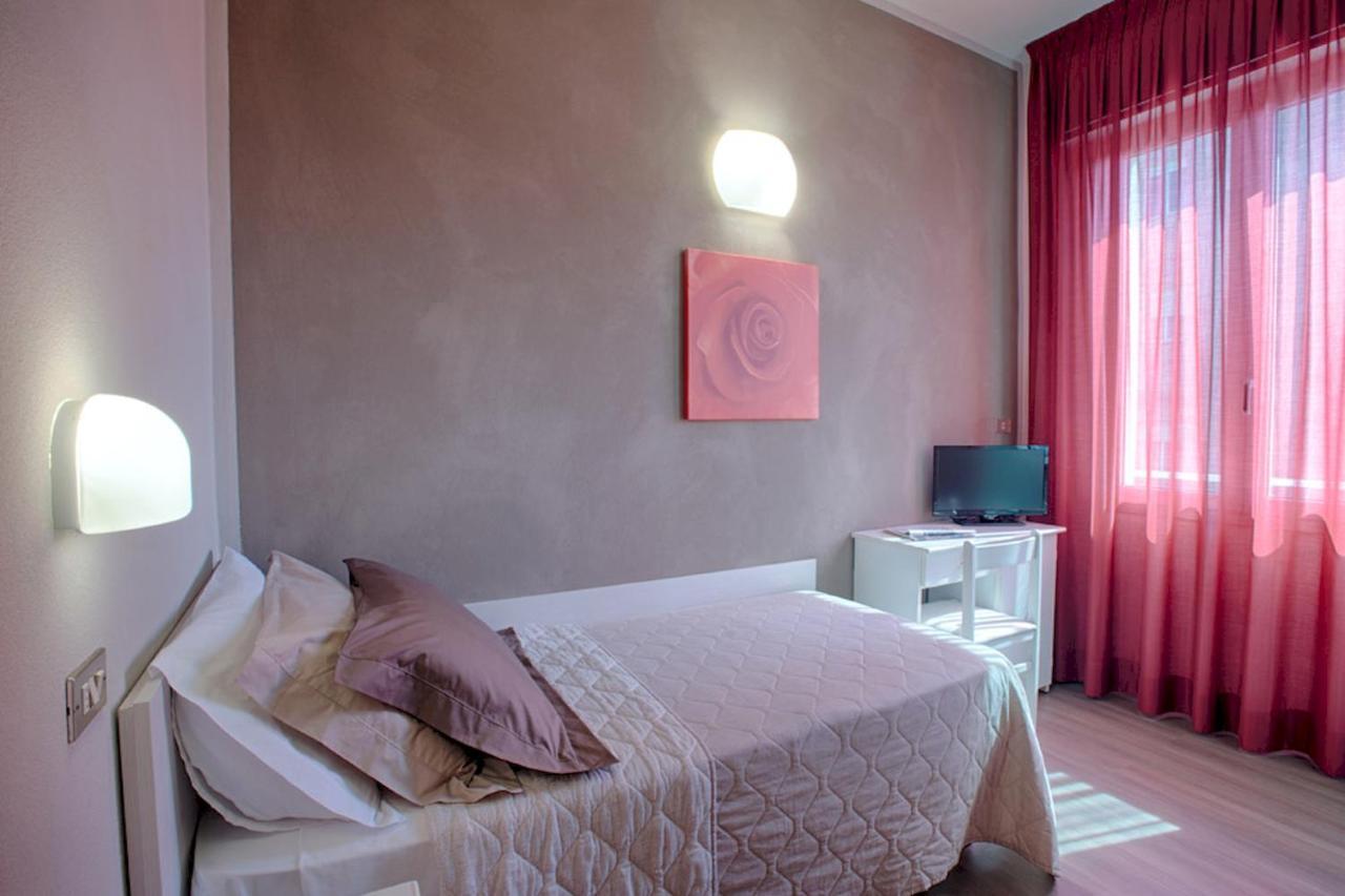 Hotel Columbia Беллария-Иджеа-Марина Номер фото